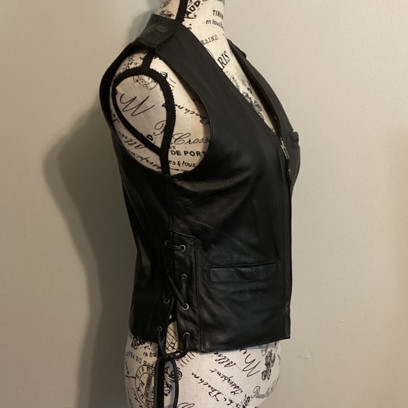 Harley-Davidson Black Leather Vest - Picture 4 of 12